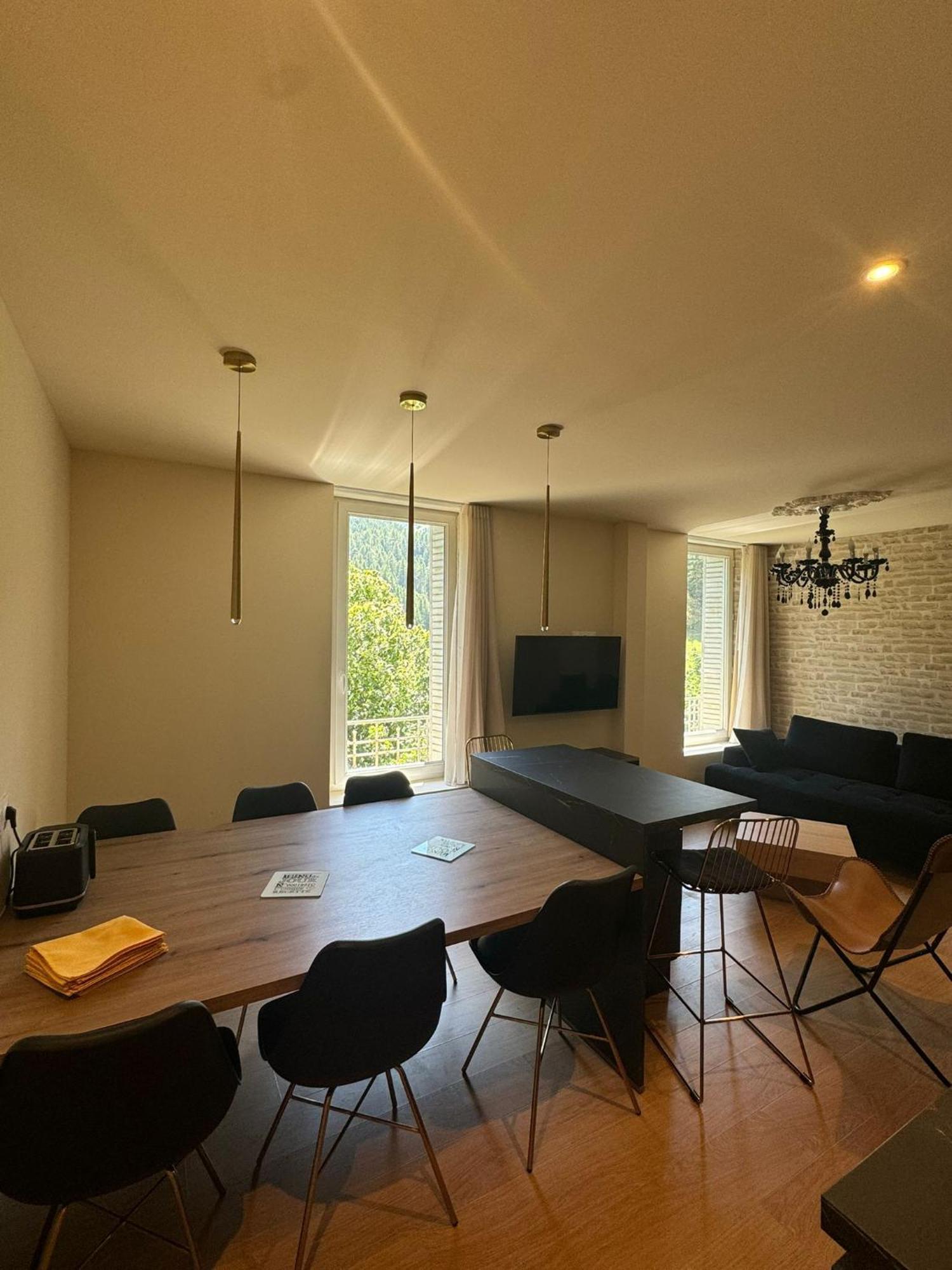 Appartements Confortables Avec Vue Montagne - Residence Villa Belle Fleur Château-Ville-Vieille 외부 사진