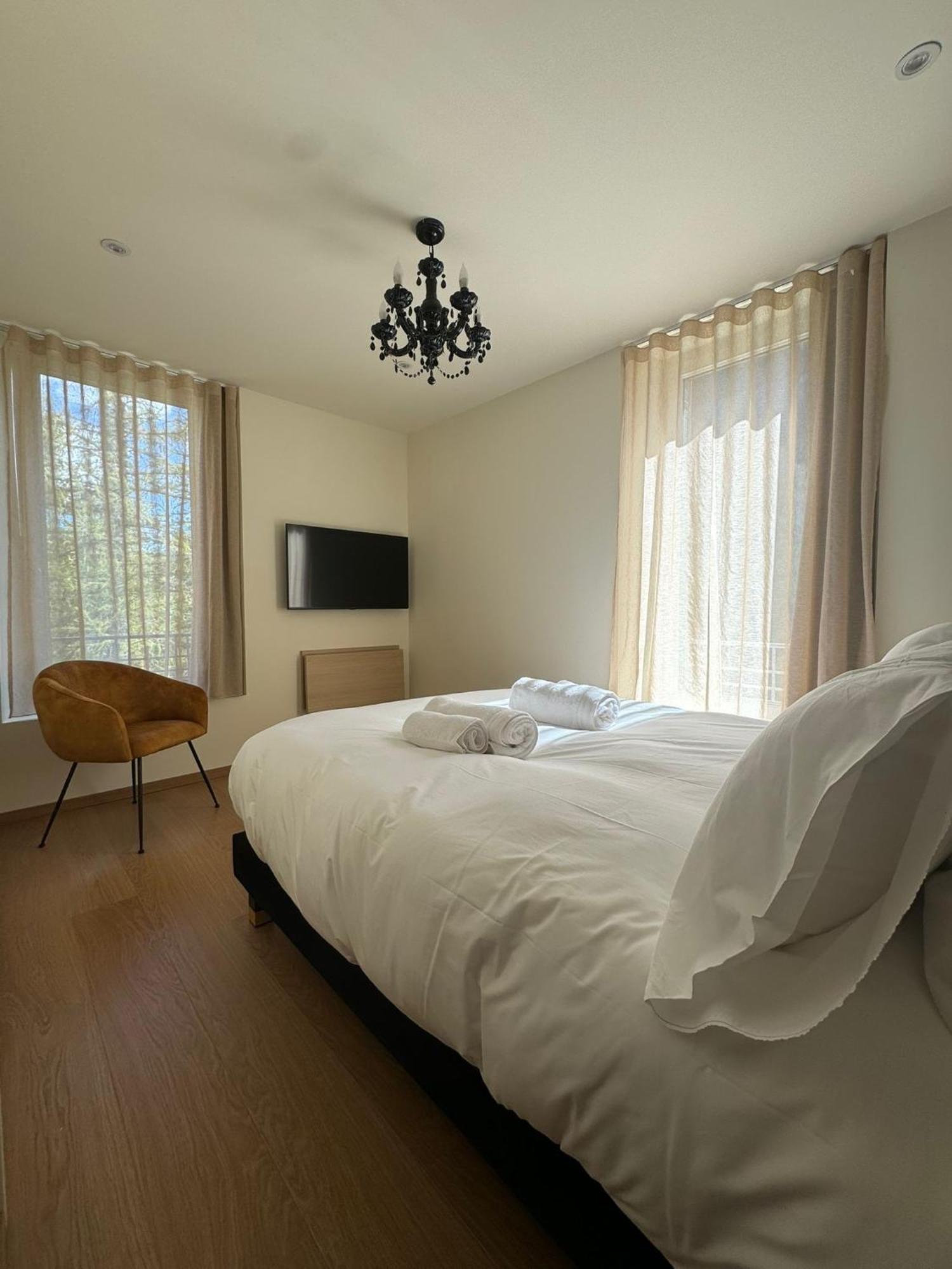 Appartements Confortables Avec Vue Montagne - Residence Villa Belle Fleur Château-Ville-Vieille 외부 사진