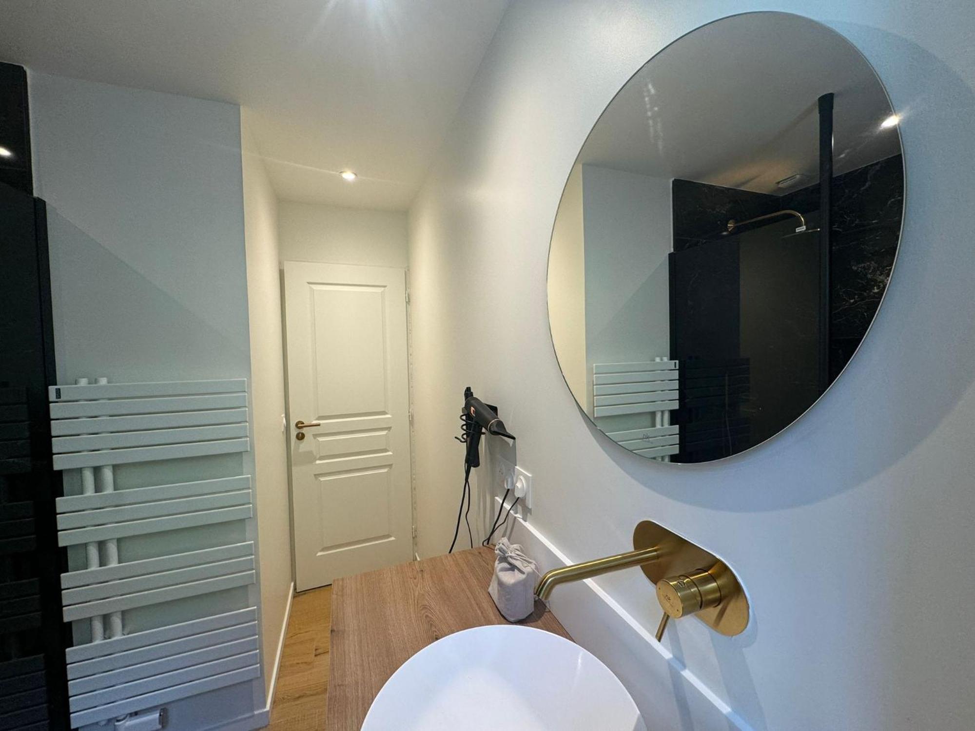 Appartements Confortables Avec Vue Montagne - Residence Villa Belle Fleur Château-Ville-Vieille 외부 사진
