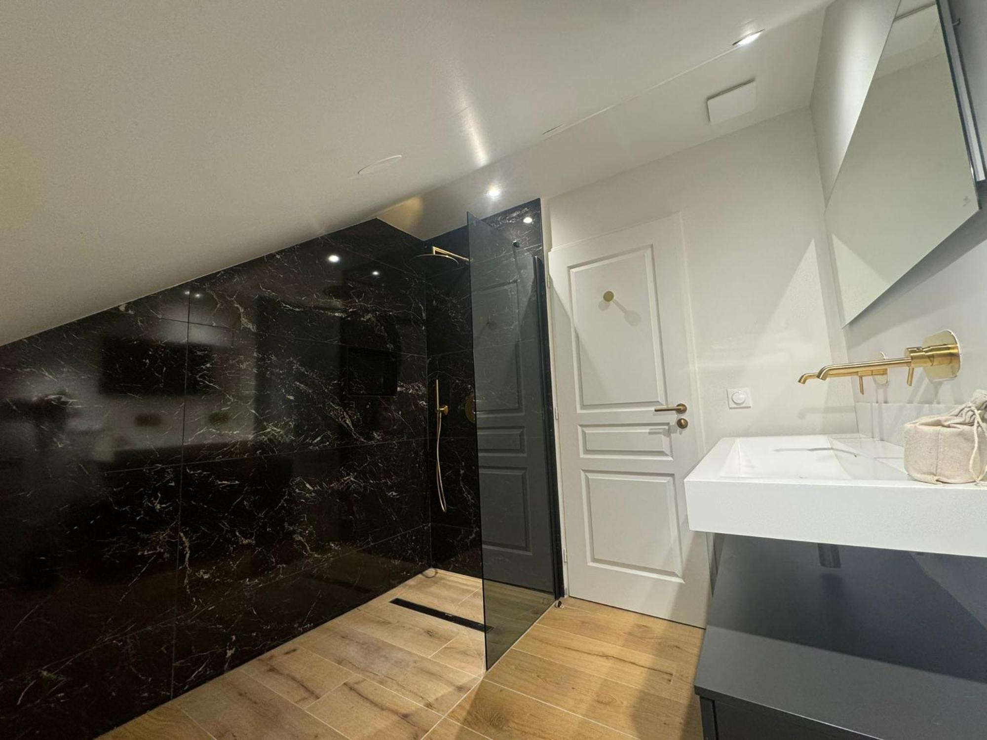 Appartements Confortables Avec Vue Montagne - Residence Villa Belle Fleur Château-Ville-Vieille 외부 사진