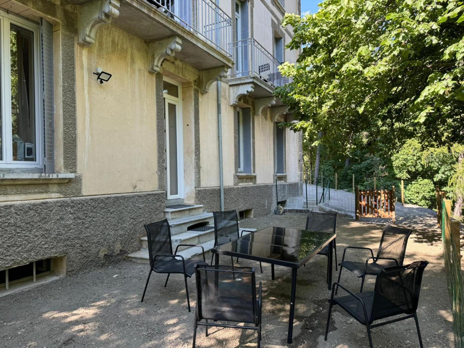 Appartements Confortables Avec Vue Montagne - Residence Villa Belle Fleur Château-Ville-Vieille 외부 사진