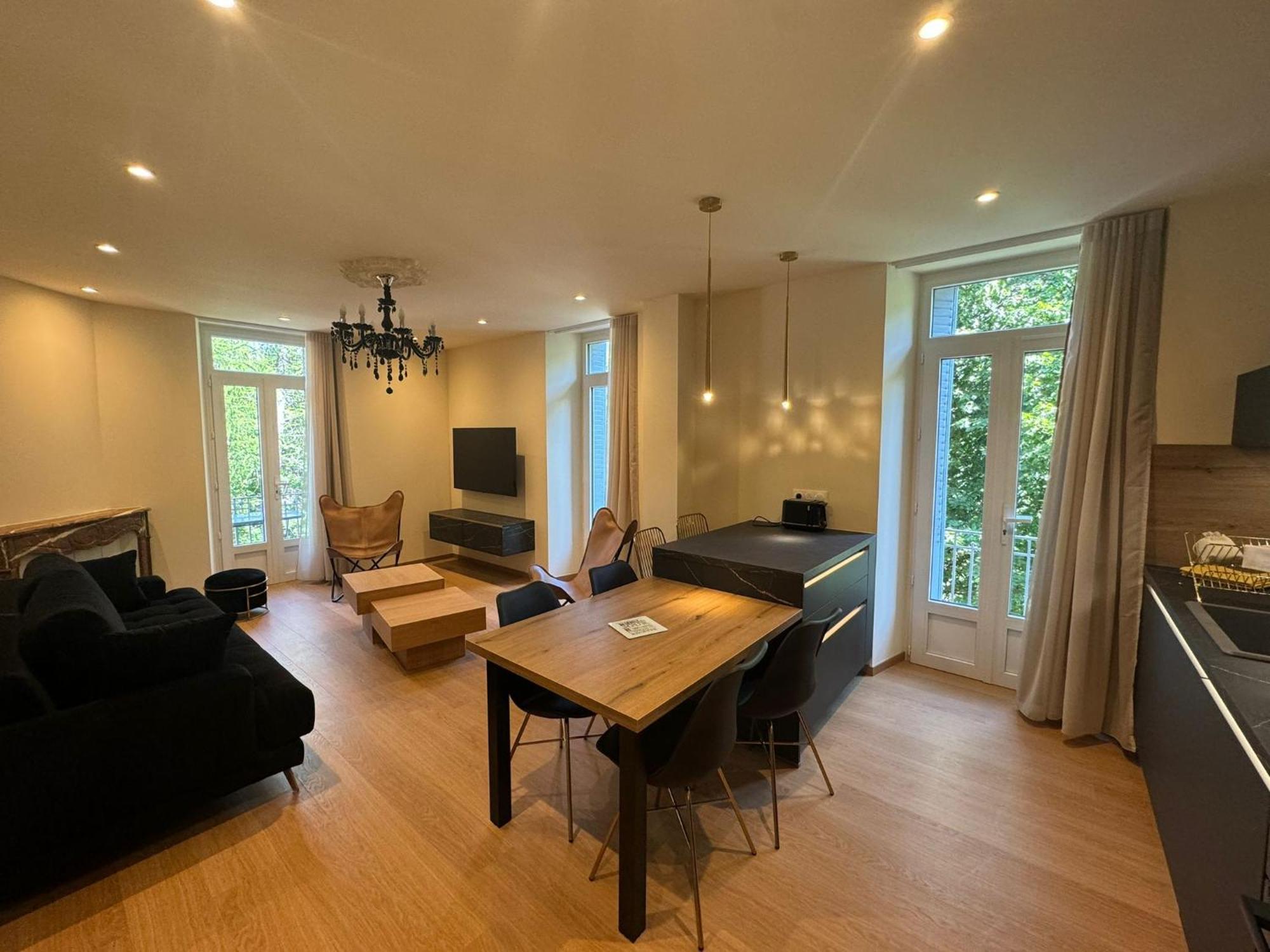 Appartements Confortables Avec Vue Montagne - Residence Villa Belle Fleur Château-Ville-Vieille 외부 사진