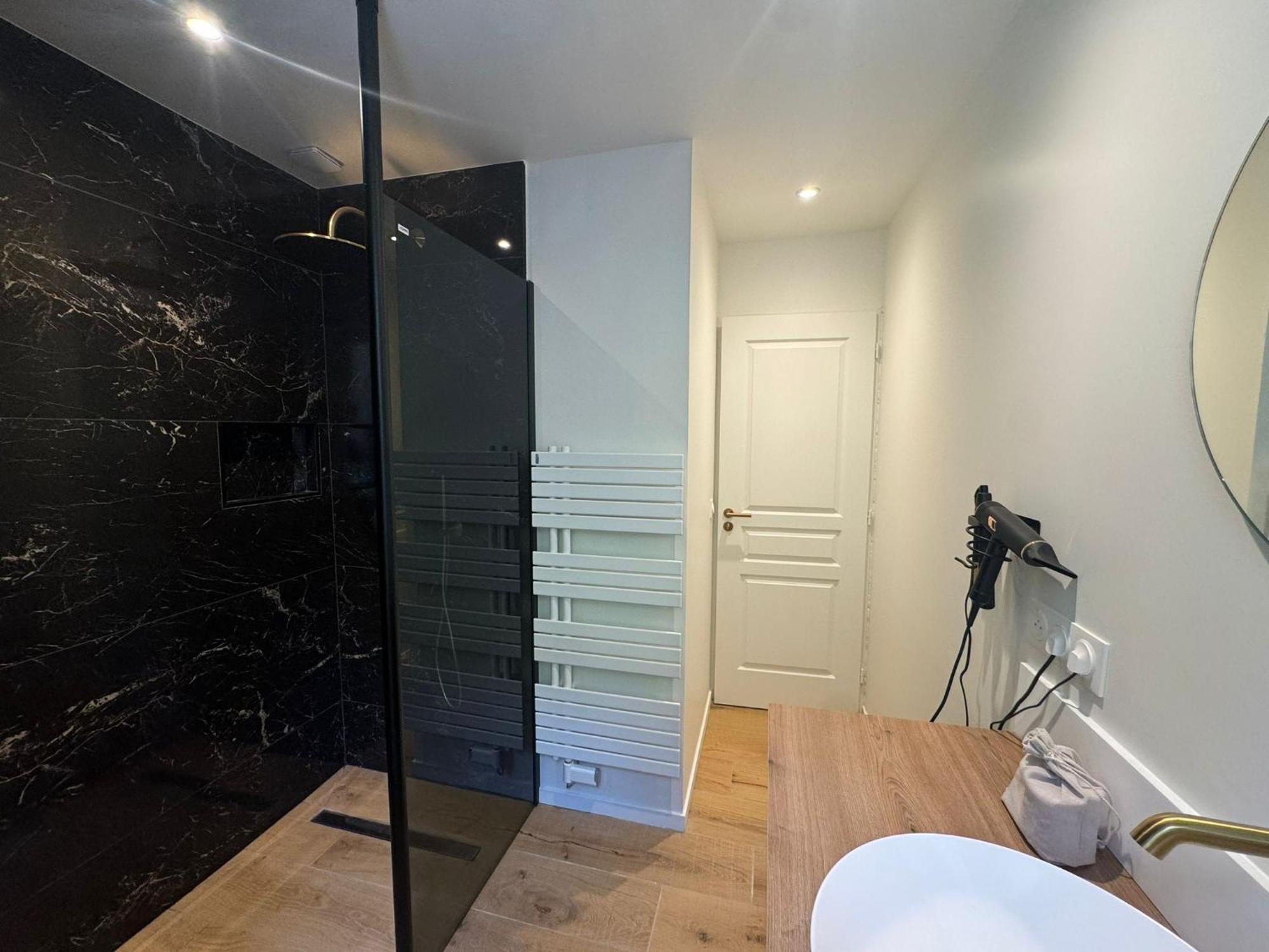 Appartements Confortables Avec Vue Montagne - Residence Villa Belle Fleur Château-Ville-Vieille 외부 사진