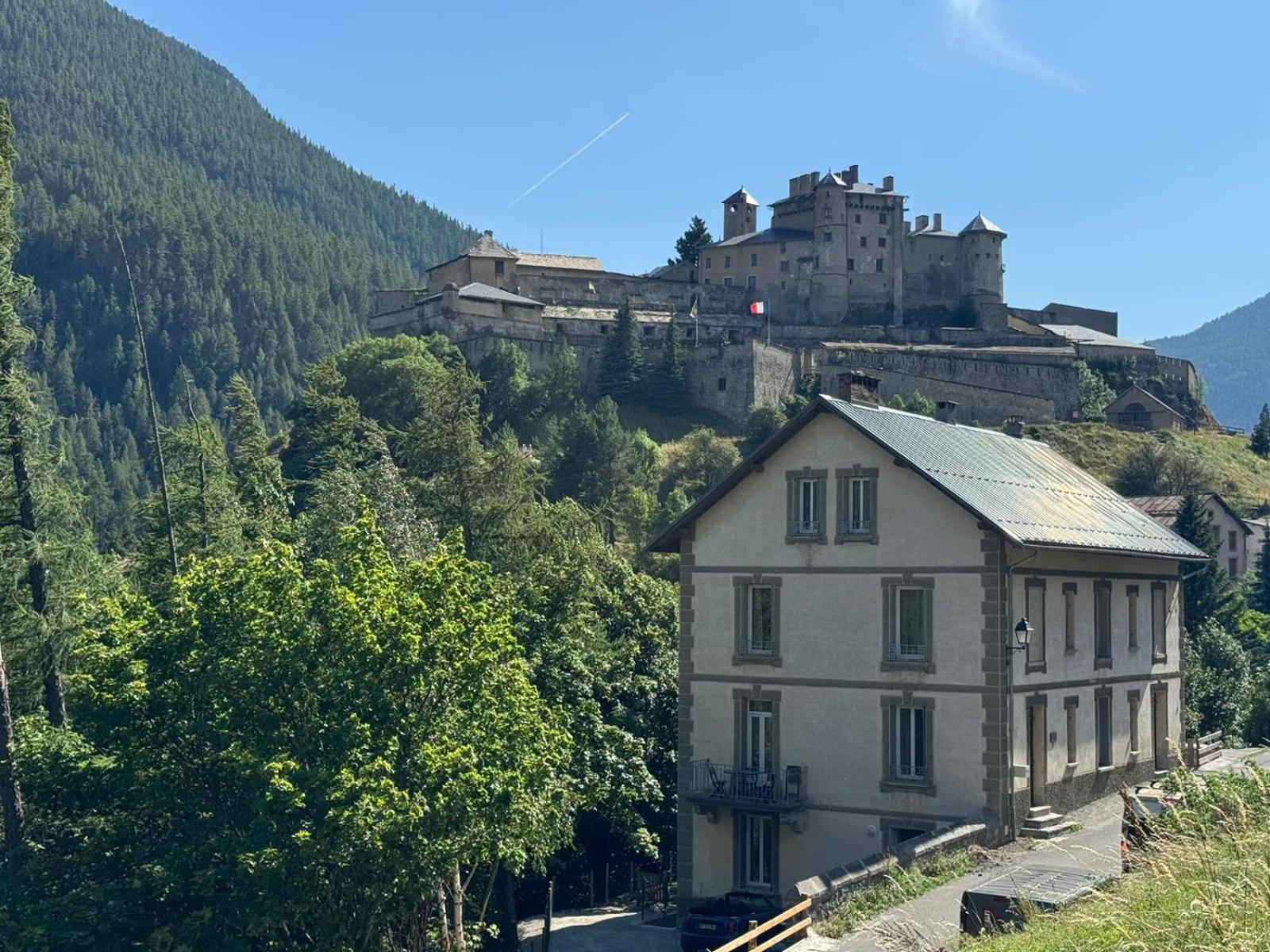 Appartements Confortables Avec Vue Montagne - Residence Villa Belle Fleur Château-Ville-Vieille 외부 사진