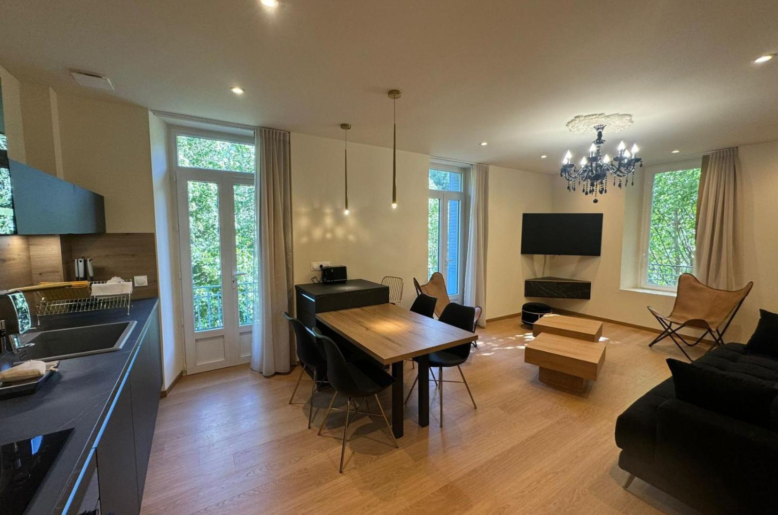 Appartements Confortables Avec Vue Montagne - Residence Villa Belle Fleur Château-Ville-Vieille 외부 사진