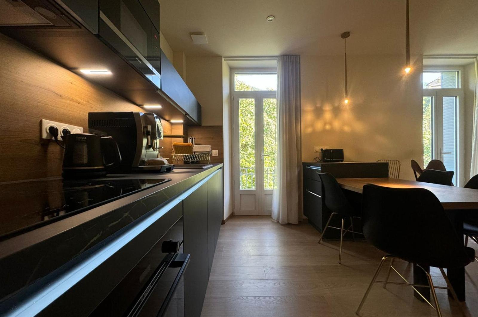 Appartements Confortables Avec Vue Montagne - Residence Villa Belle Fleur Château-Ville-Vieille 외부 사진